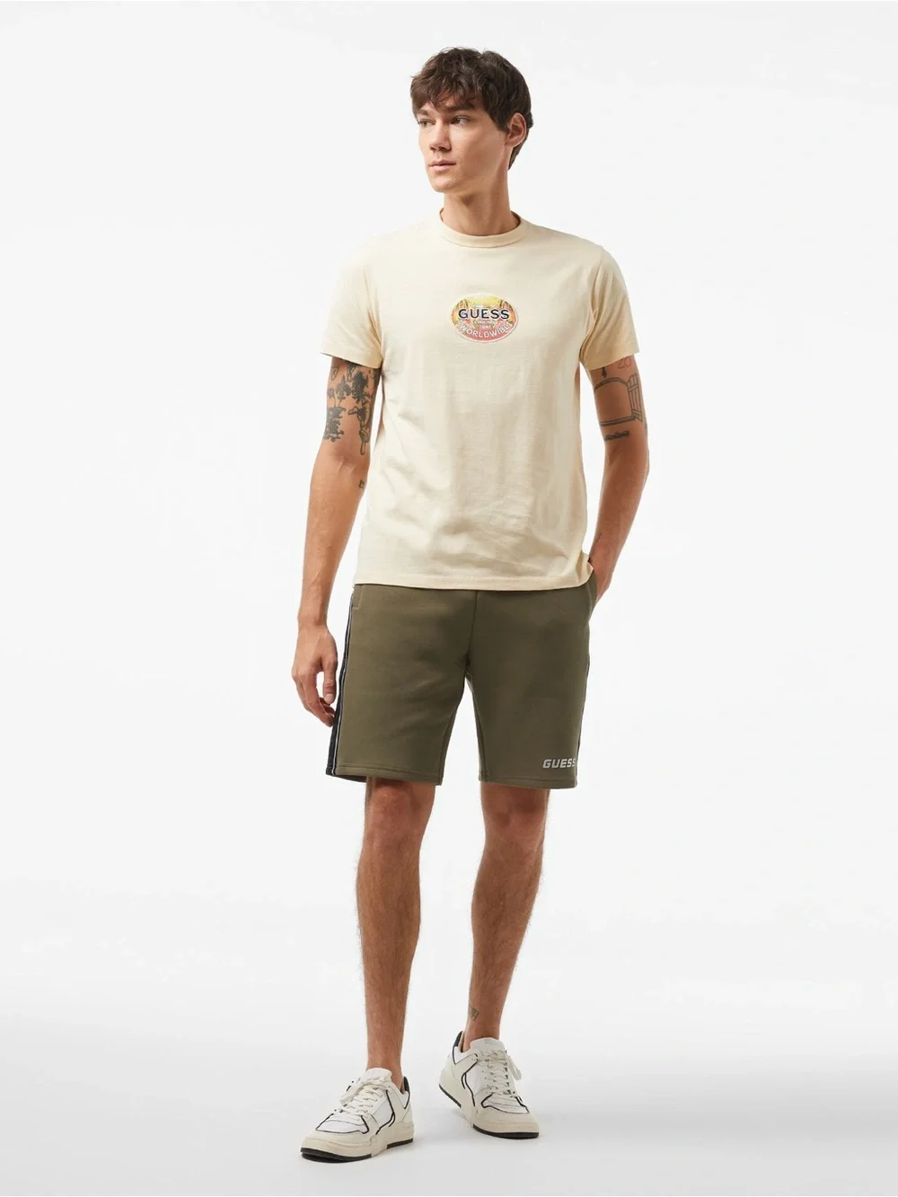New GUESS Cream Short-Sleeve Tee with Tropical Back Patch SZ L - Picture 4 of 12
